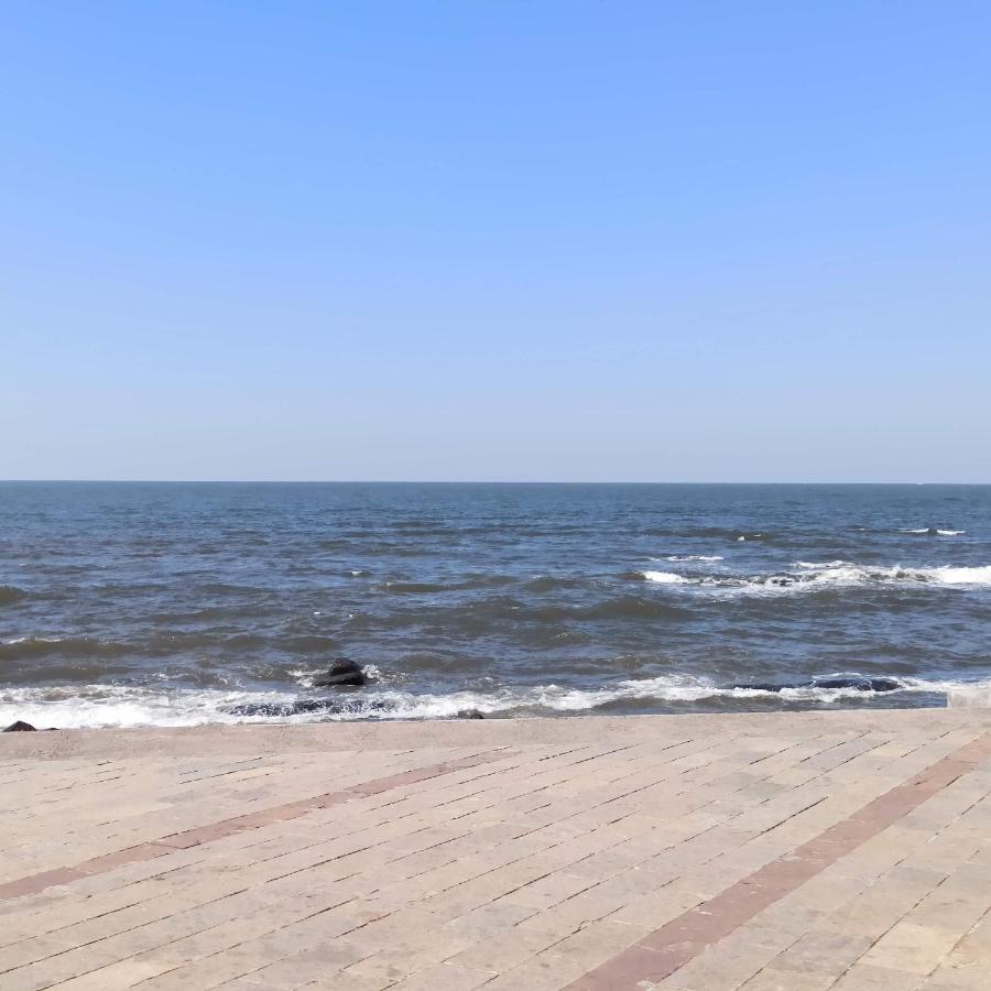 Cozy Private Ac Studio By The Sea Bandstand Bandra W Mumbai Nr Taj Lands End Apartamento Exterior foto