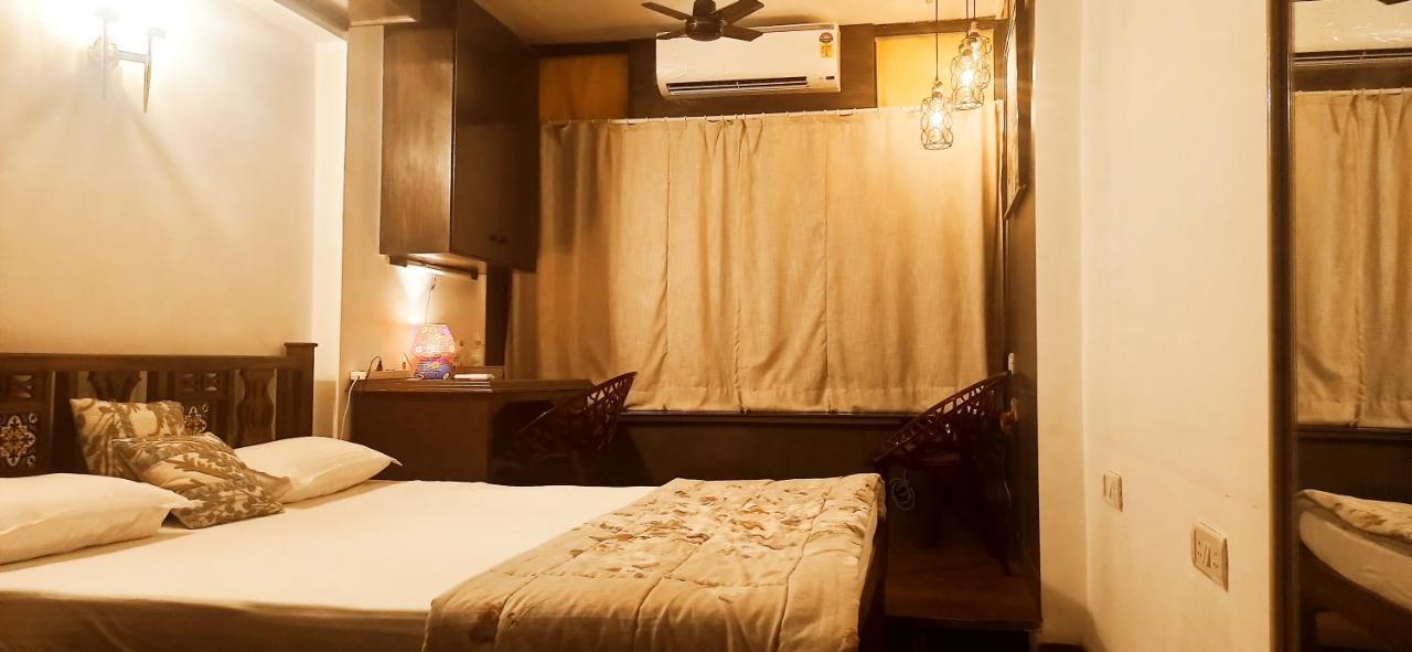 Cozy Private Ac Studio By The Sea Bandstand Bandra W Mumbai Nr Taj Lands End Apartamento Exterior foto